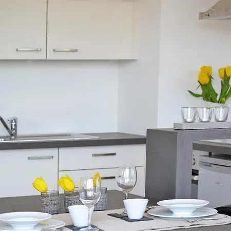Gites & Tiny Houses Les Hauts De Toulvern Baden Room photo