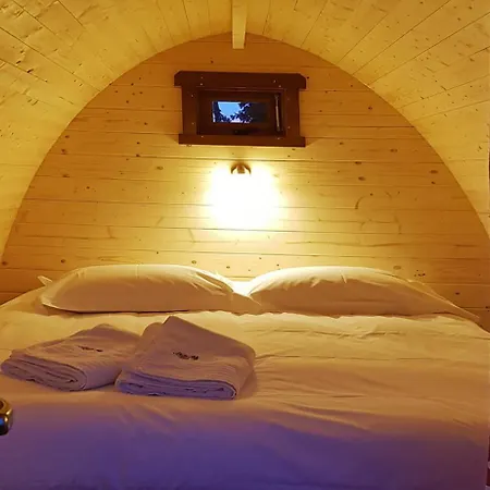 Gites & Tiny Houses Les Hauts De Toulvern Baden Room photo