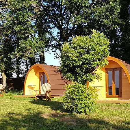 Gites & Tiny Houses Les Hauts De Toulvern Baden Room photo
