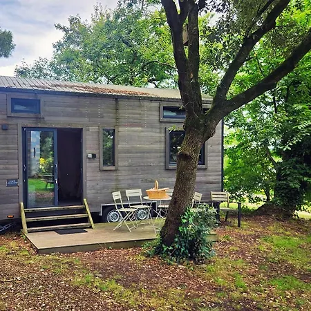 Gites & Tiny Houses Les Hauts De Toulvern Baden Room photo