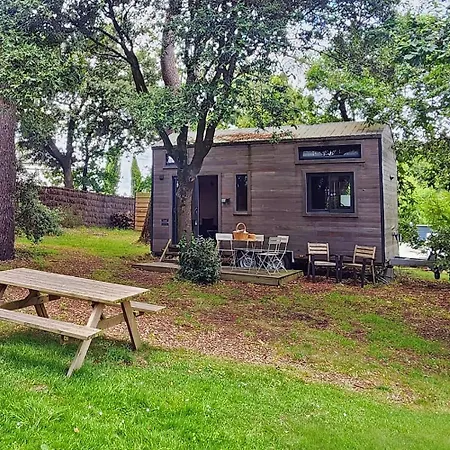 Gites & Tiny Houses Les Hauts De Toulvern Baden Room photo