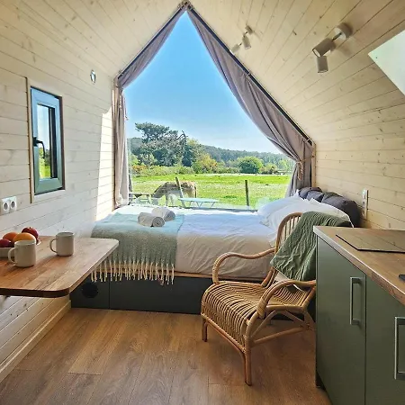 Gites & Tiny Houses Les Hauts De Toulvern Baden Room photo