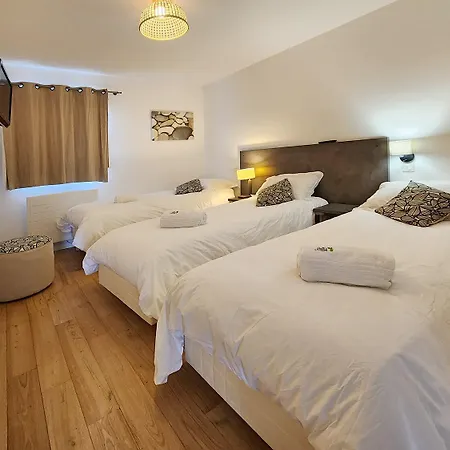 Gites & Tiny Houses Les Hauts De Toulvern Baden Room photo