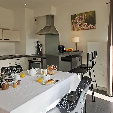 Gites & Tiny Houses Les Hauts De Toulvern Baden Room photo